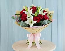 Букет цветов из:  Лилии и Розы в Нечаевке