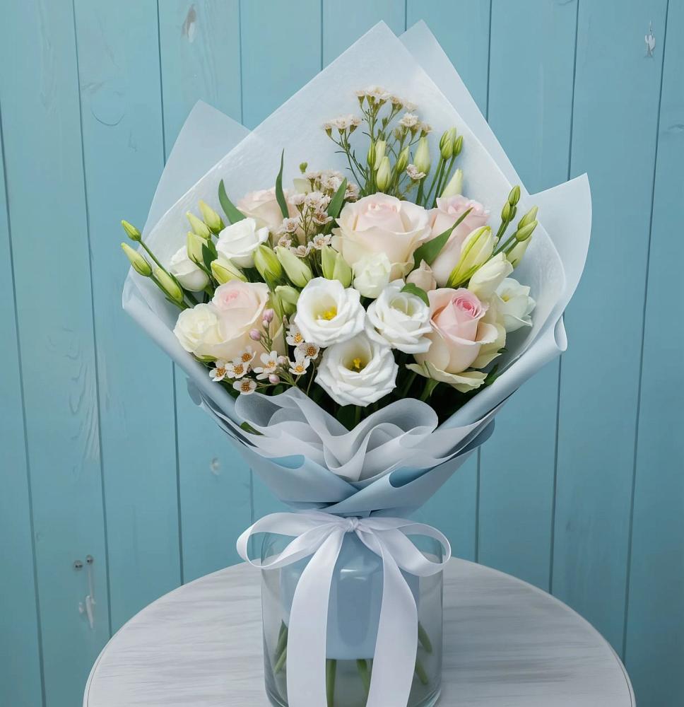 Букет цветов из: Розы и Лизиантусы в Нечаевке