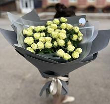 Букет Белые кустовые розы Солинеро в Нечаевке