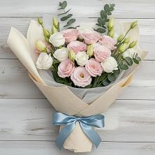 Букет цветов из:  Лизиантусы в Нечаевке