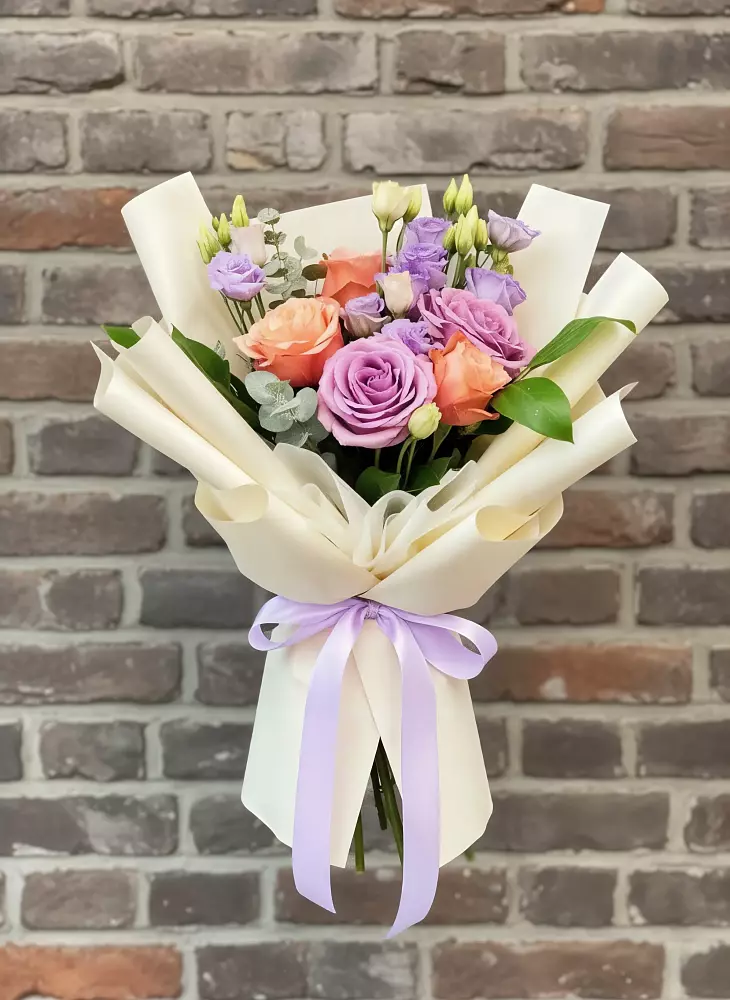 Букет цветов из: Лизиантусы и Розы в Нечаевке