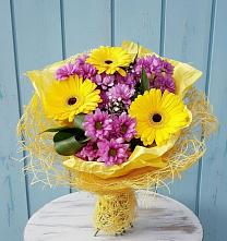 Букет цветов из:  Хризантемы и Герберы в Нечаевке