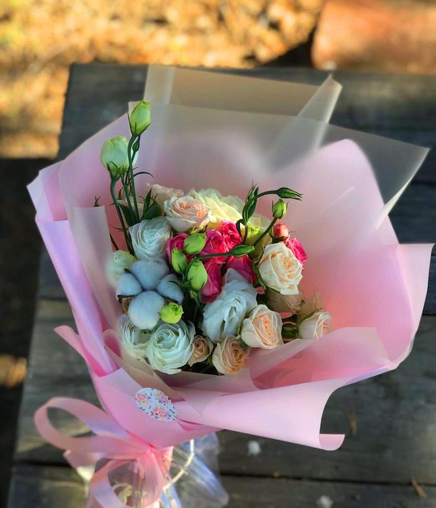 Букет цветов из: Розы и Лизиантусы в Нечаевке