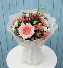 Букет цветов из:  Герберы, Альстромерии и Лизиантусы в Нечаевке
