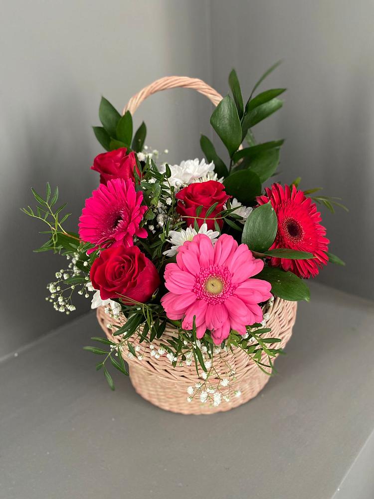 Цветочная композиция из Розы, Хризантемы и Герберы в корзине в Нечаевке