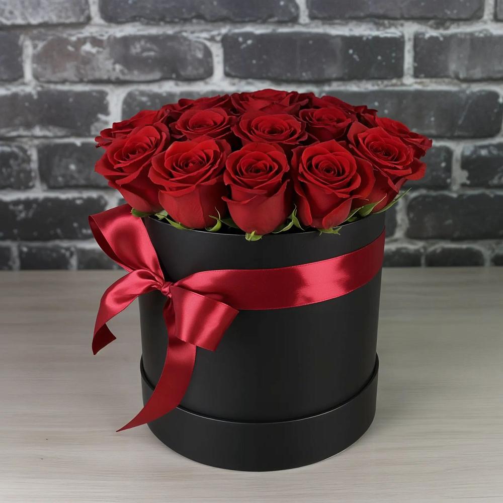 Цветочная композиция из Розы в шляпной коробке в Нечаевке