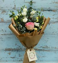 Букет цветов из:  Розы и Лизиантусы в Нечаевке