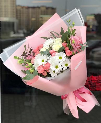 Букет цветов из: Розы, Лизиантусы и Хризантемы в Нечаевке