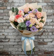 Букет цветов из:  Розы, Лизиантусы и Гвоздики в Нечаевке