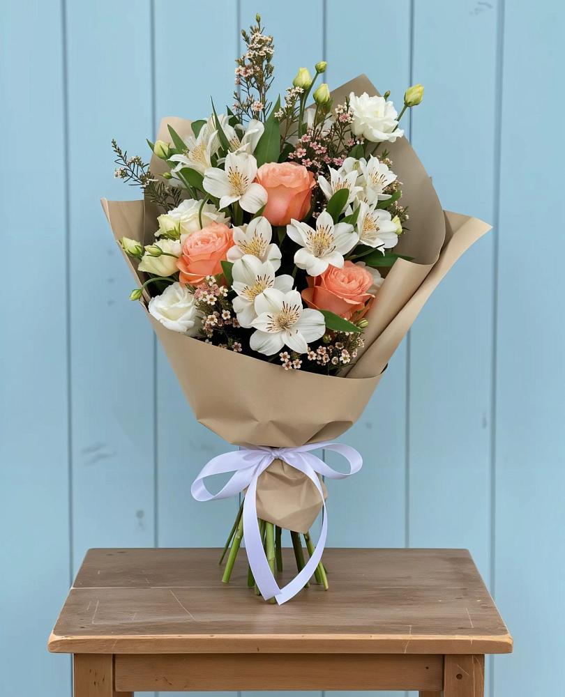 Букет цветов из: Альстромерии, Лизиантусы, Розы и Хризантемы в Нечаевке