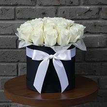 Цветочная композиция из Розы в шляпной коробке в Нечаевке